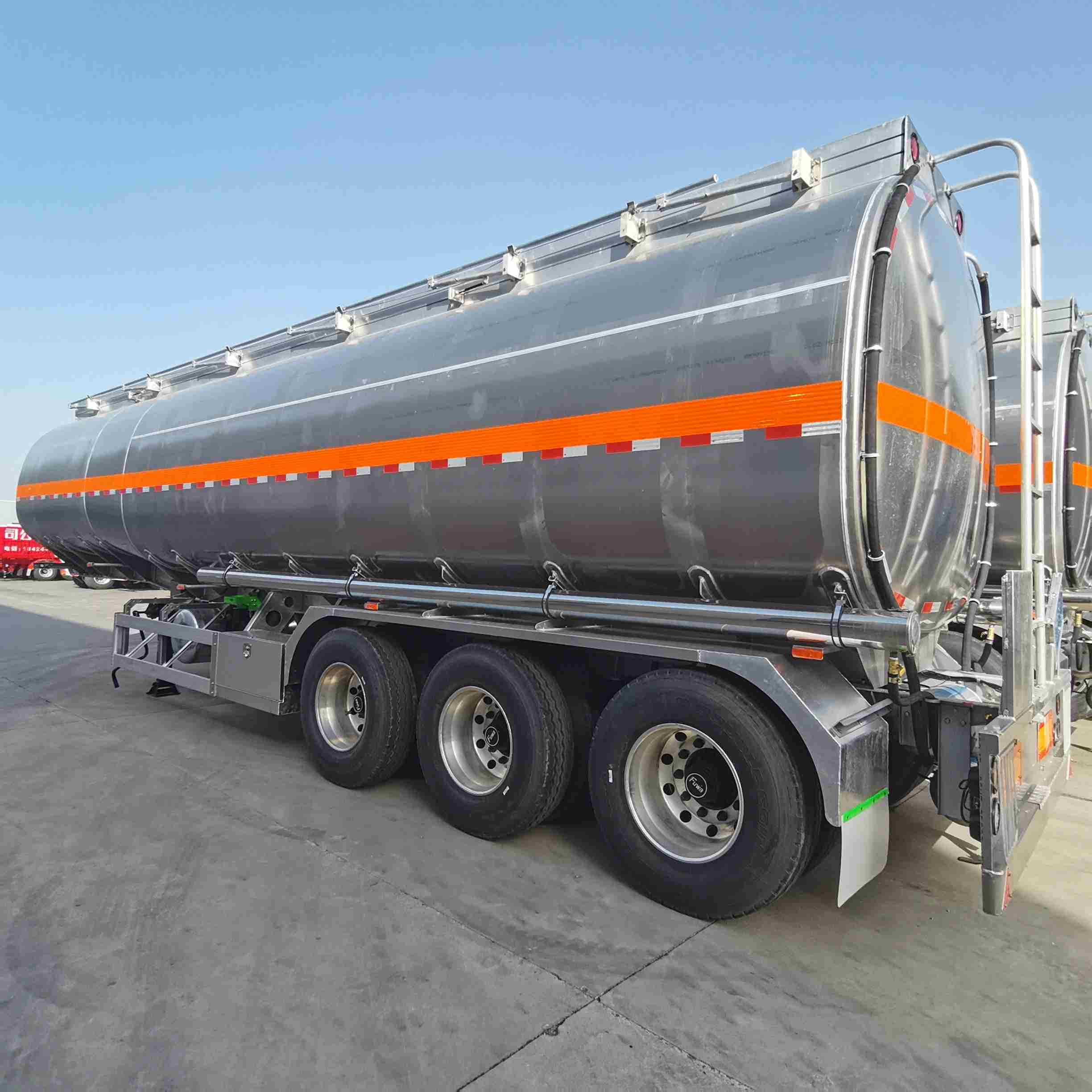 İsti satış 40cbm 3 oxlu alüminium tanker yarı qoşqular