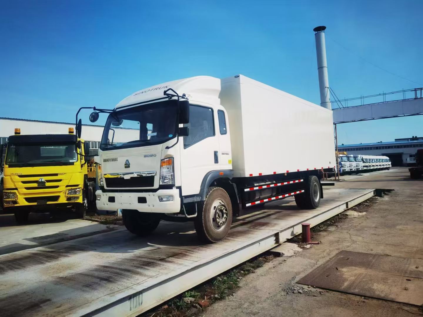 Sinotruk Howo 4x2 Vanbox yük maşını