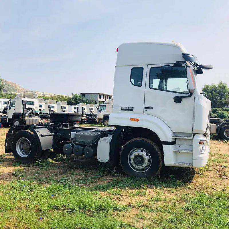 Sinotruk Howo 6 Wheelers 4*2 Yük maşını Baş Mover Euro Iv 340 at gücü